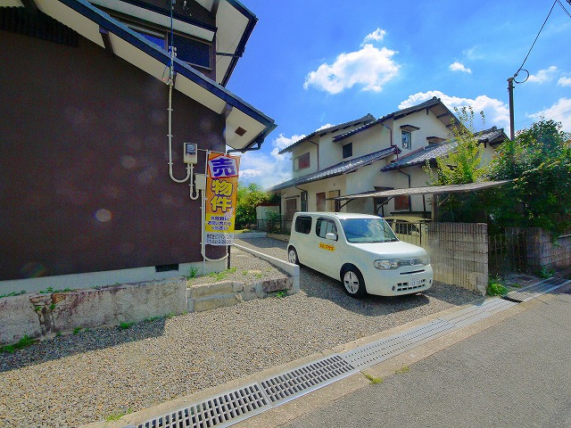 木津川市南加茂台１３丁目戸建の駐車場