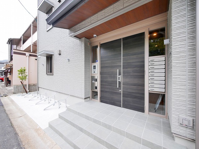 アクシア信楽のエントランス