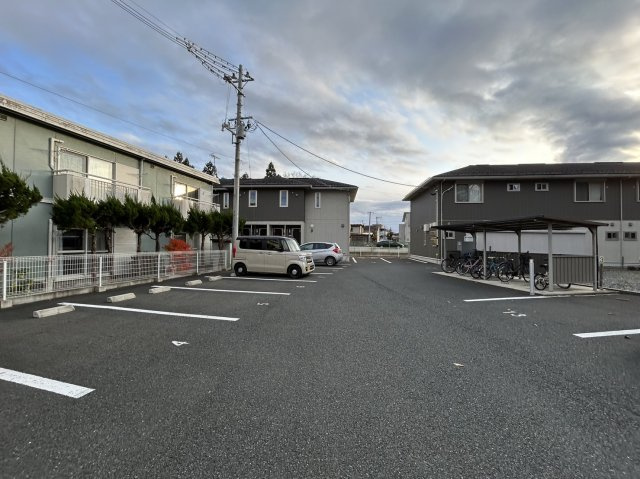ナスガ　Bの駐車場