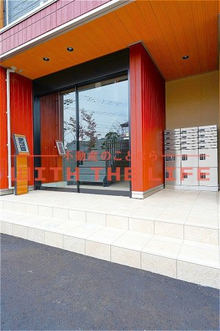 アルカンジュ東合川【キャッシュバック対象物件】のエントランス|清潔なエントランスです