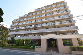 【外観】 | 即日のご見学も可能です！お気軽にお問い合わせください！
手入れの行き届いた外壁やエントランスなど、「見ればわかる」レベルで清潔感を保ったマンションです。
