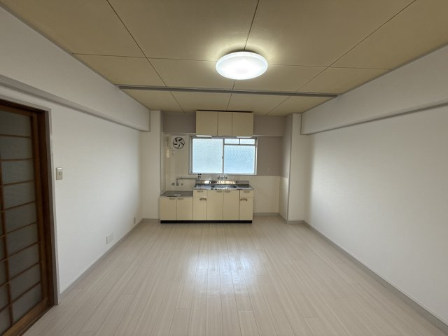 アートマンションの居間・リビング