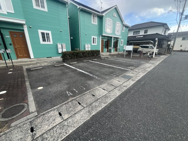 グリーンパレスⅡの駐車場