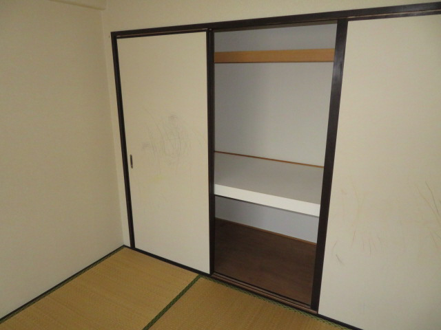 姫路西スカイハイツの収納