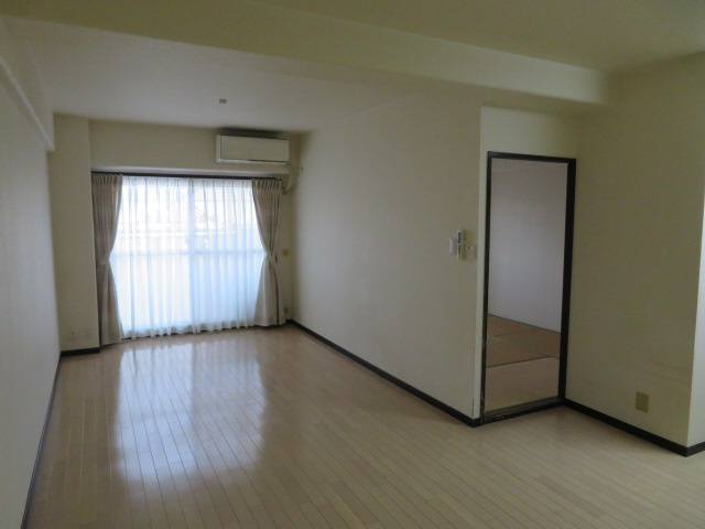 姫路西スカイハイツの居間・リビング