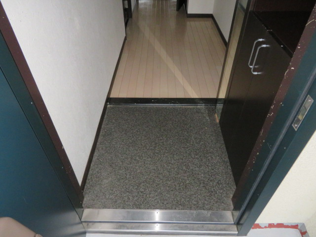 姫路西スカイハイツの玄関