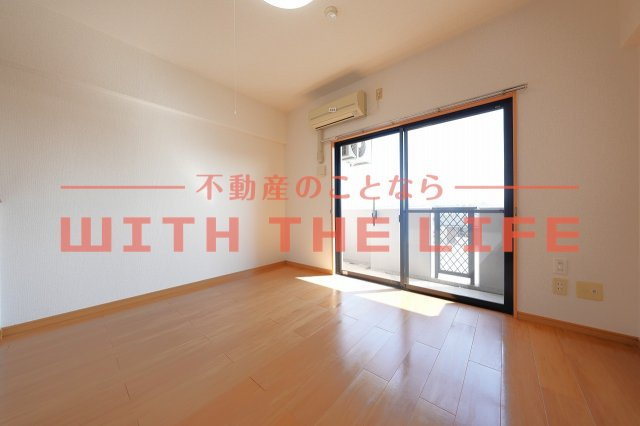 シャンベルジュK☆T【10.000円キャッシュバック対象物件】の居間・リビング|使いやすいリビングです