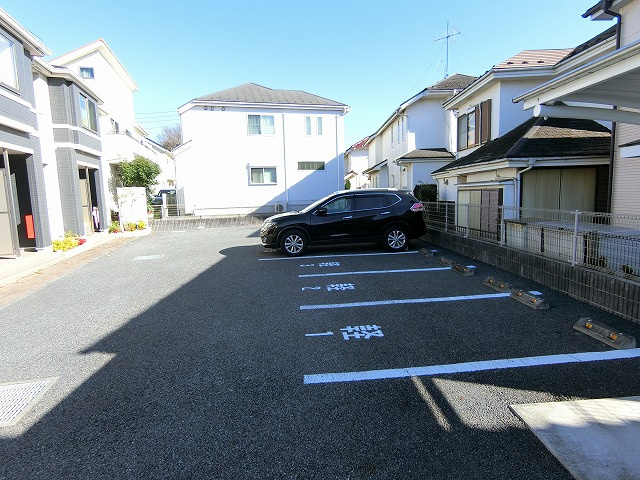 サニーヴィラージュの駐車場