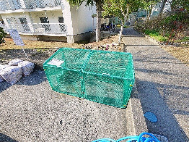 近鉄東生駒ガーデンハイツGのその他共用部分|共有のゴミ捨て場です