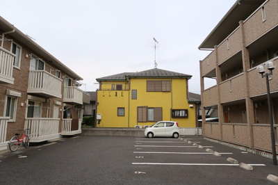 敷地内駐車場♪（空き要確認）