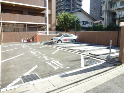 敷地内立体駐車場※サイズ、空車要確認
