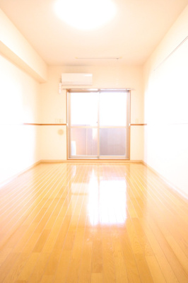 10帖の洋室♪　※照明は設備ではありません