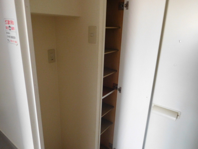 レオパレス西田の収納
