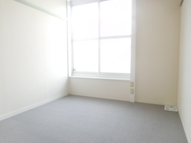 レオパレス西田の寝室