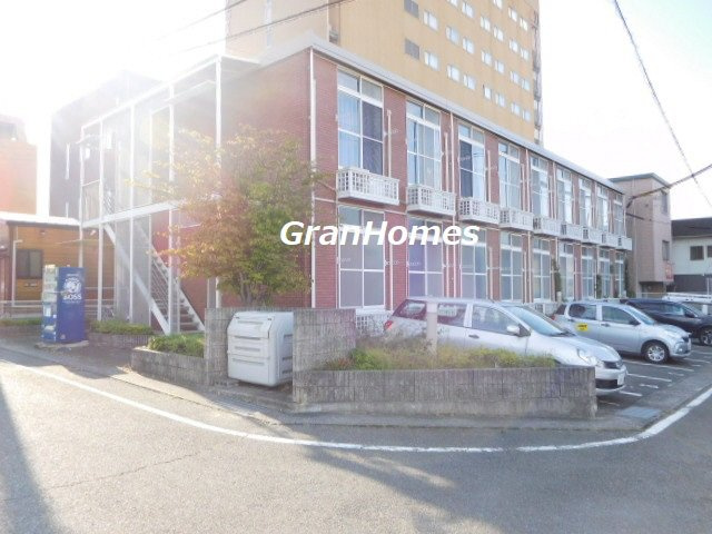 レオパレス西田の外観