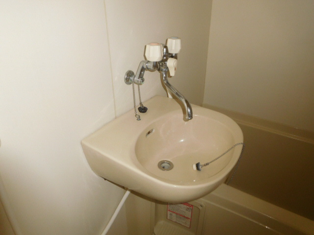 レオパレス西田の洗面所