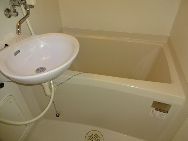 レオパレス西はりまの浴室