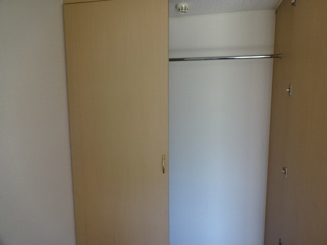 レオパレスＳｔ．Ｌｅａｆ１号館の収納