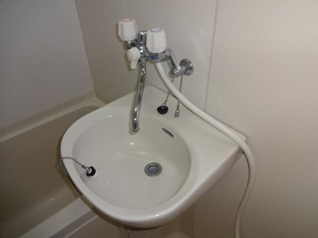 レオパレスＳｔ．Ｌｅａｆ１号館の洗面所