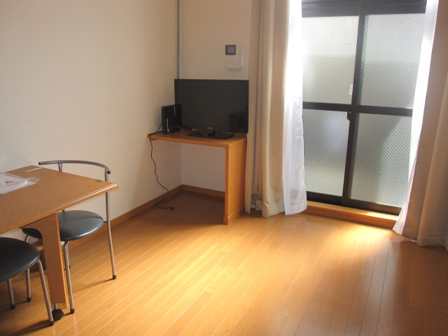 レオパレス神屋町の居間・リビング