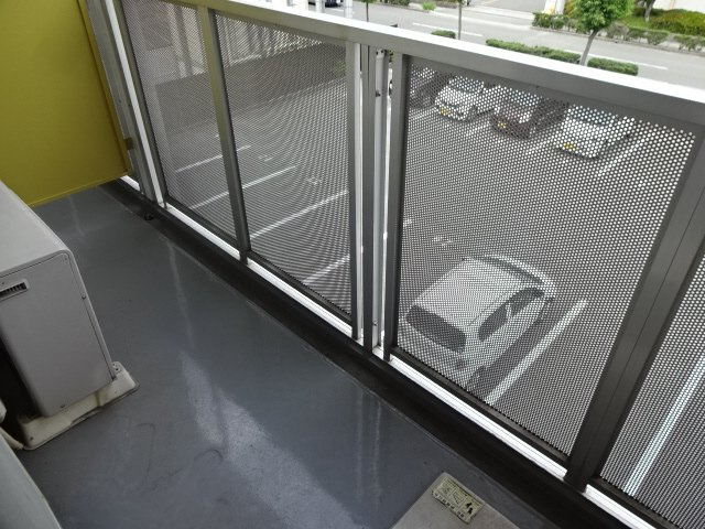 レオパレスｃｒａｎｅⅡのバルコニー