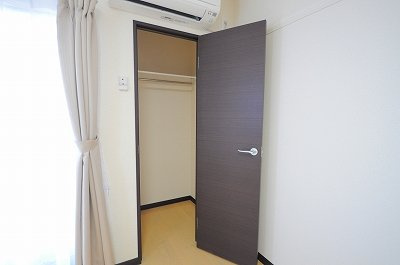 クレイノニジの内装