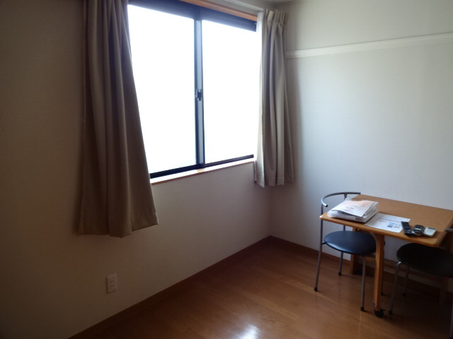 レオパレスアリビオの居間・リビング