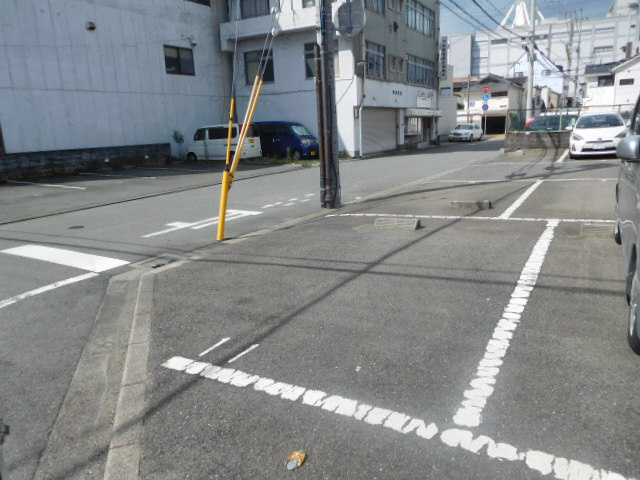 レオパレスサマールＫの駐車場