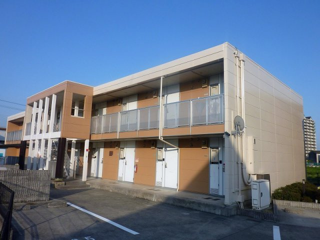レオパレスデンファレ花田の外観