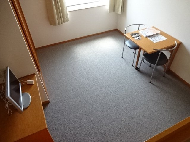 レオパレスＣｏｍｏｄｏⅡの居間・リビング