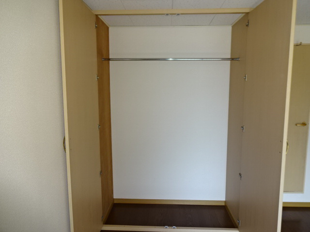 レオパレス飾西の収納