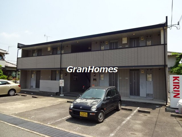 レオパレス飾西の外観