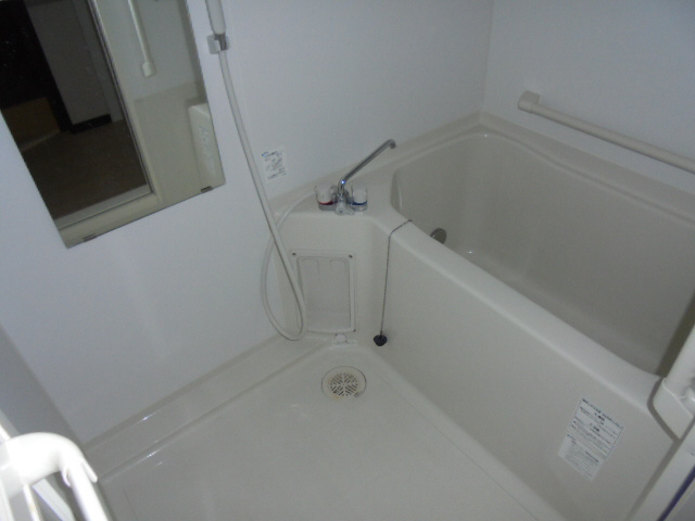 レオネクストジュヌ　エルブの浴室