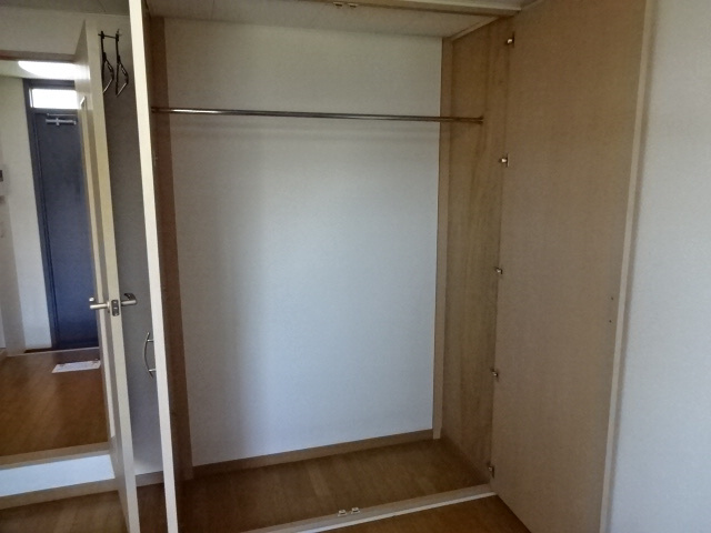 レオパレスＬｅｓ　Ａｍｉｅｓの収納