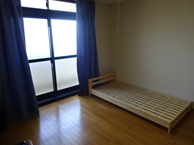 レオパレスＬｅｓ　Ａｍｉｅｓの寝室