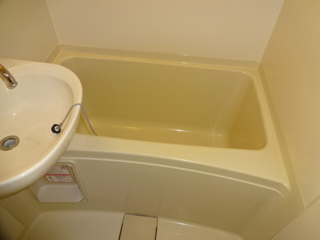 レオパレスＬｅｓ　Ａｍｉｅｓの浴室