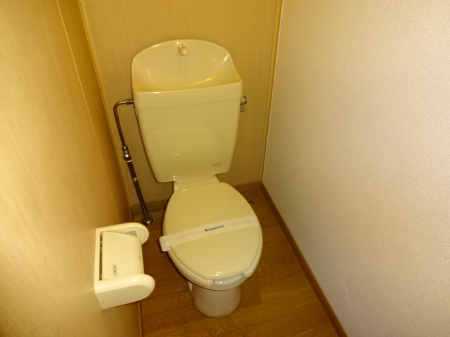 レオパレスＬｅｓ　Ａｍｉｅｓのトイレ
