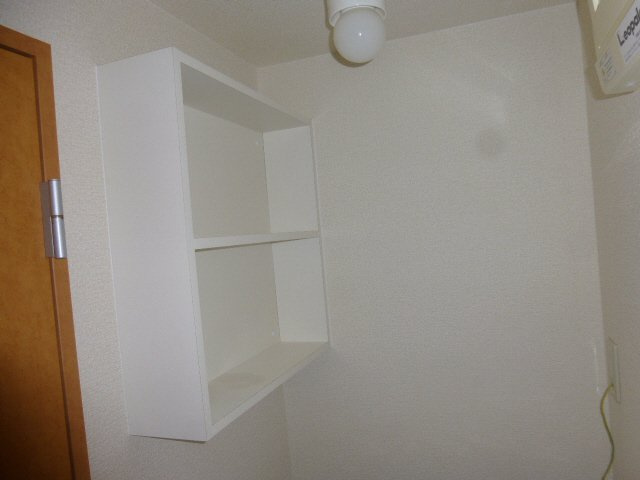 レオパレスフレーズ壱番館の収納