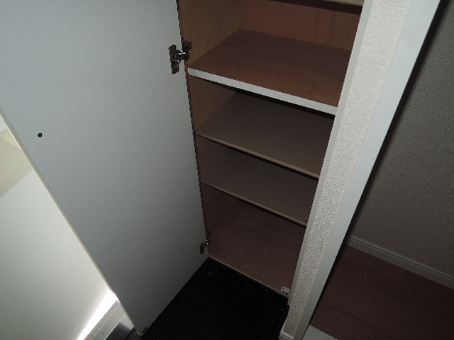 レオパレス仁豊野の収納