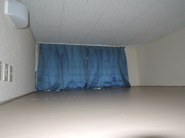 レオパレス仁豊野の寝室