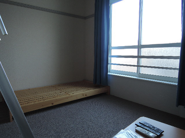 レオパレス仁豊野の居間・リビング