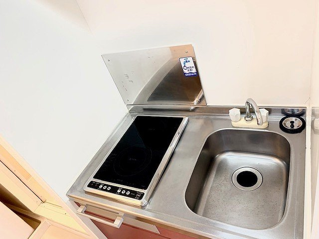 レオパレス仁豊野のキッチン|２口コンロでお料理の幅も広がります