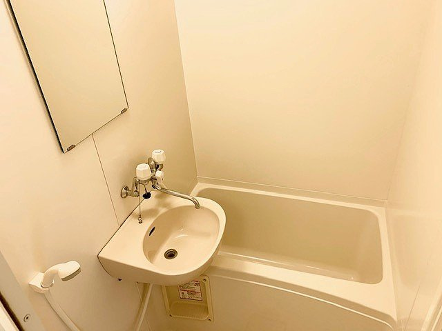 レオパレス仁豊野の浴室