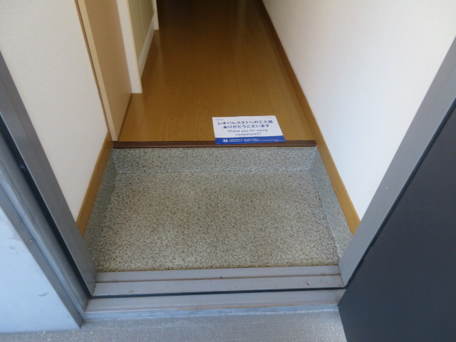 レオパレス嘉寿ＨＩＭＥＪＩの玄関