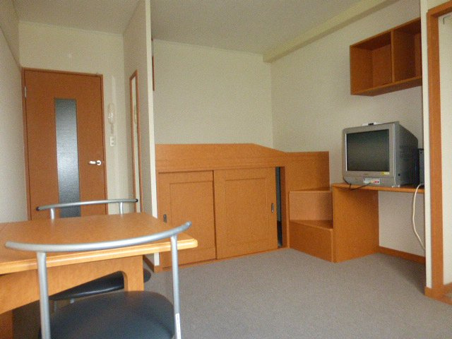 レオパレスさくらＡの居間・リビング