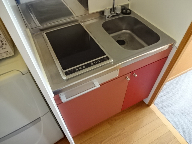 レオパレスリバーサイド　光のキッチン