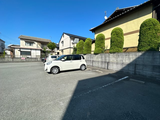 プロニティハウスの駐車場