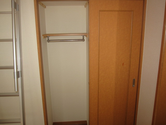 レオパレス神屋町の収納