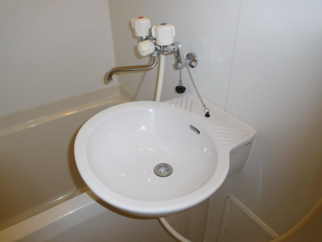 レオパレス伊伝居の洗面所