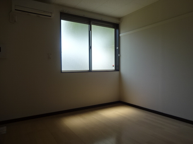 レオネクストタカス壱番館の居間・リビング
